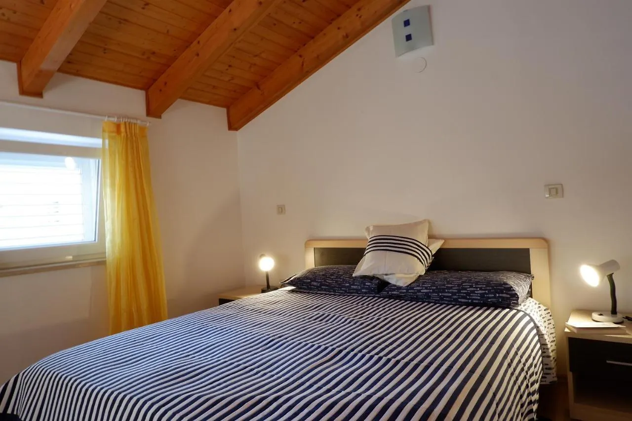 Apartment Mary Banjole Croatia