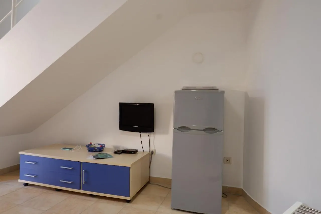 Apartment Mary Banjole